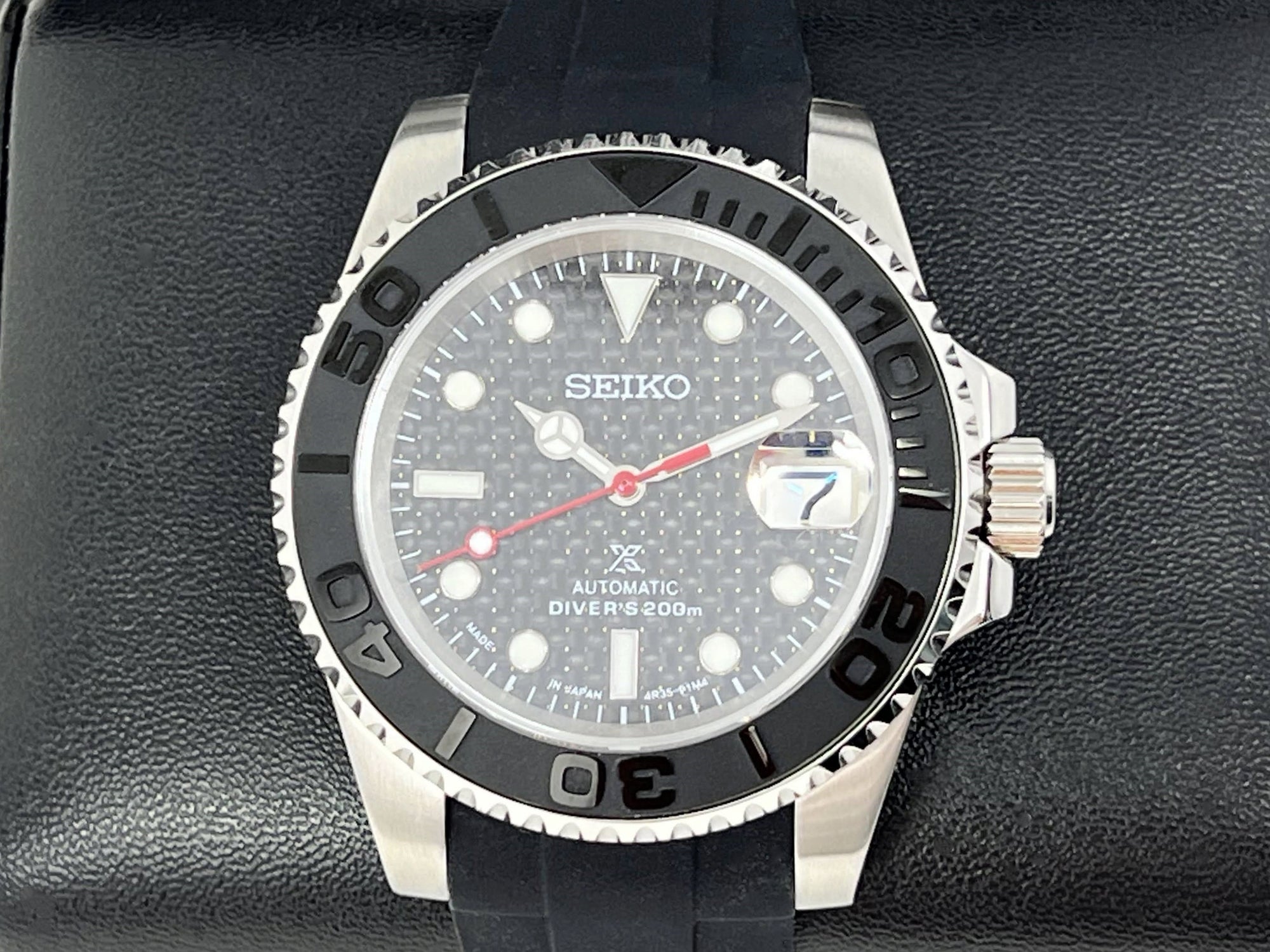 Custom Carbon Fiber Yachtmaster with Red Second Hand | Modern Stainless Steel Sport Watch |