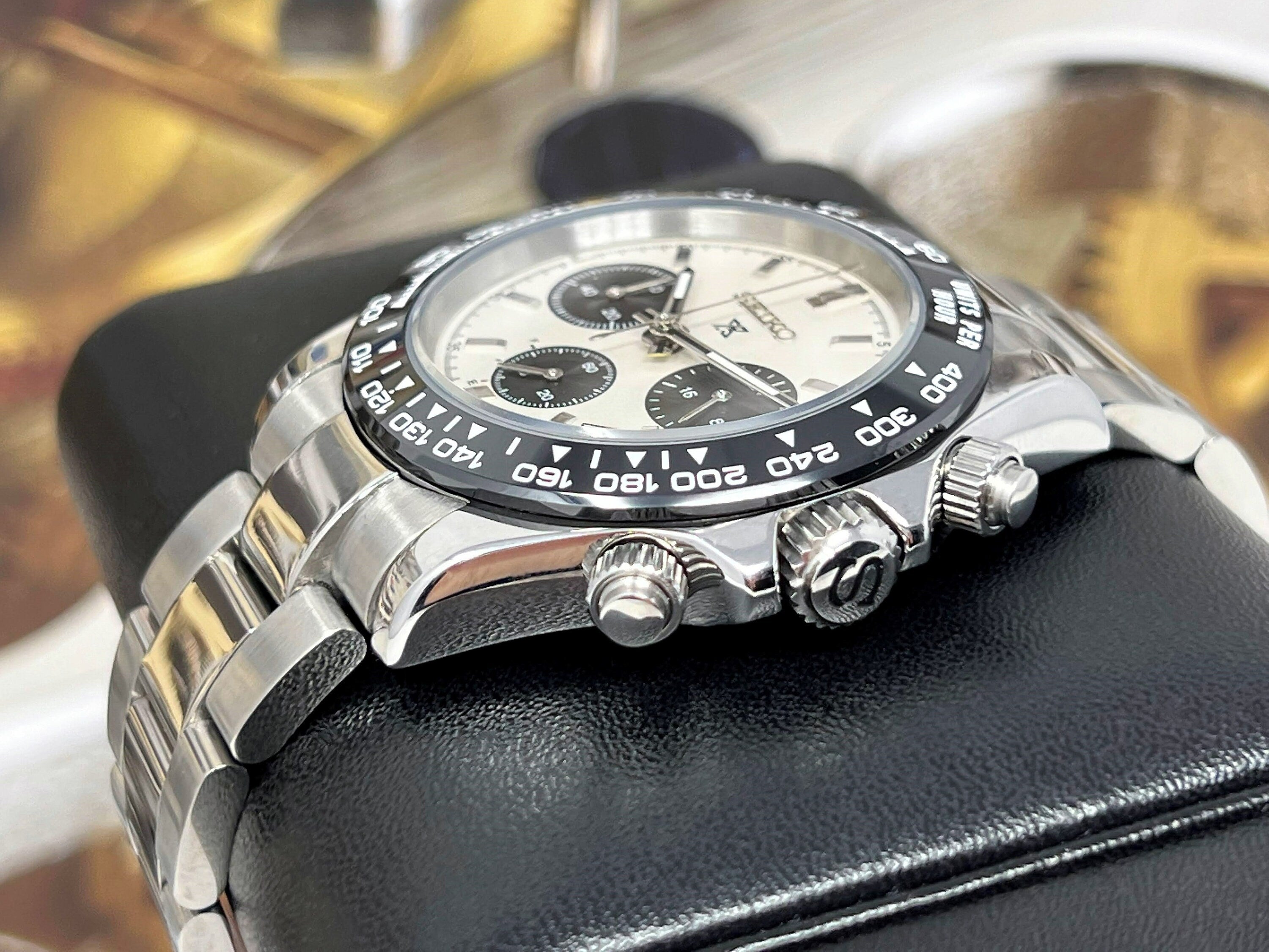 Seiko panda quartz outlet chronograph