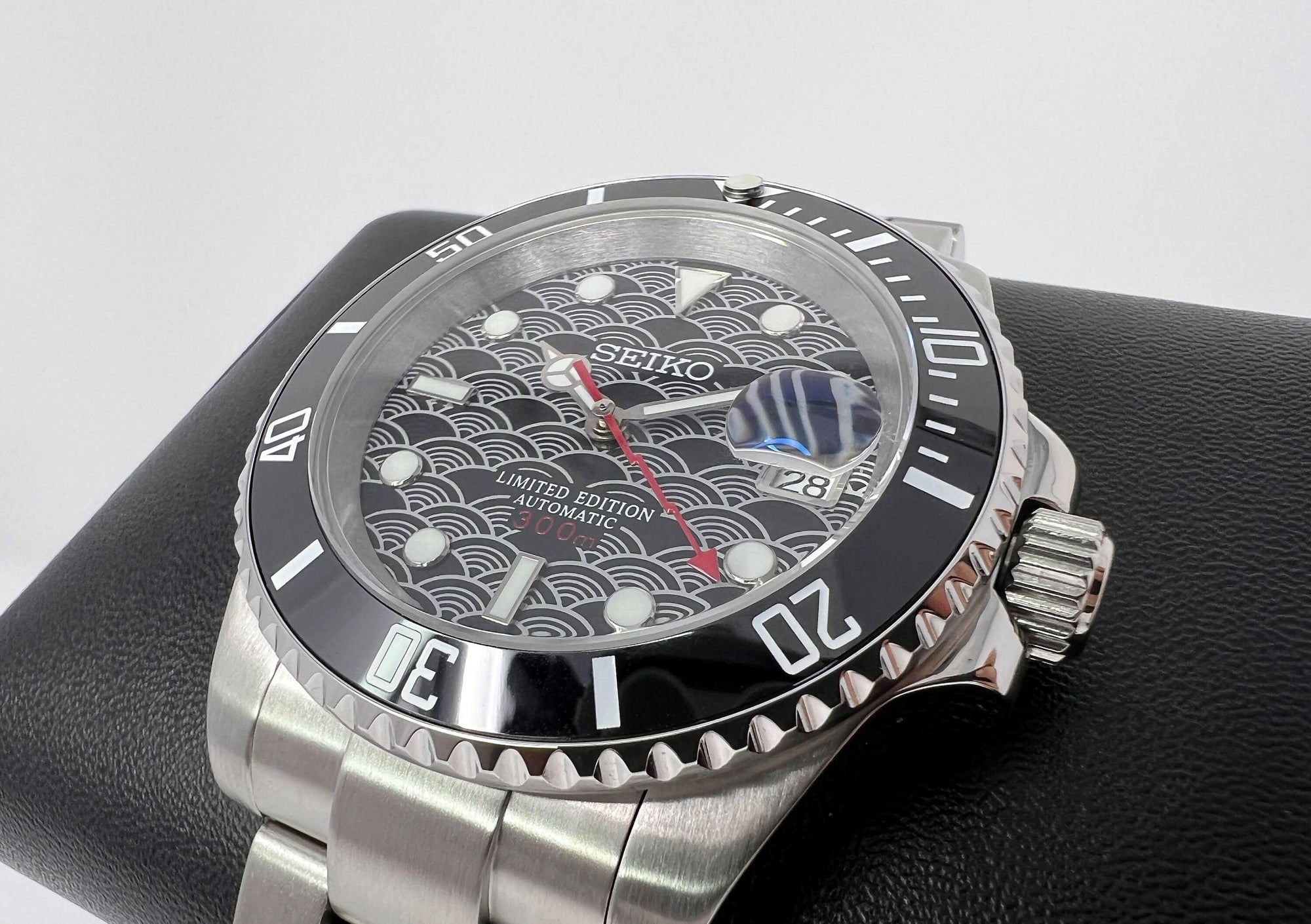 Seiko - 2022 Art Edition - Wave Pattern Submariner - Sapphire Crystal, Oyster Steel Bracelet with Ceramic Bezel - Ready to Ship!