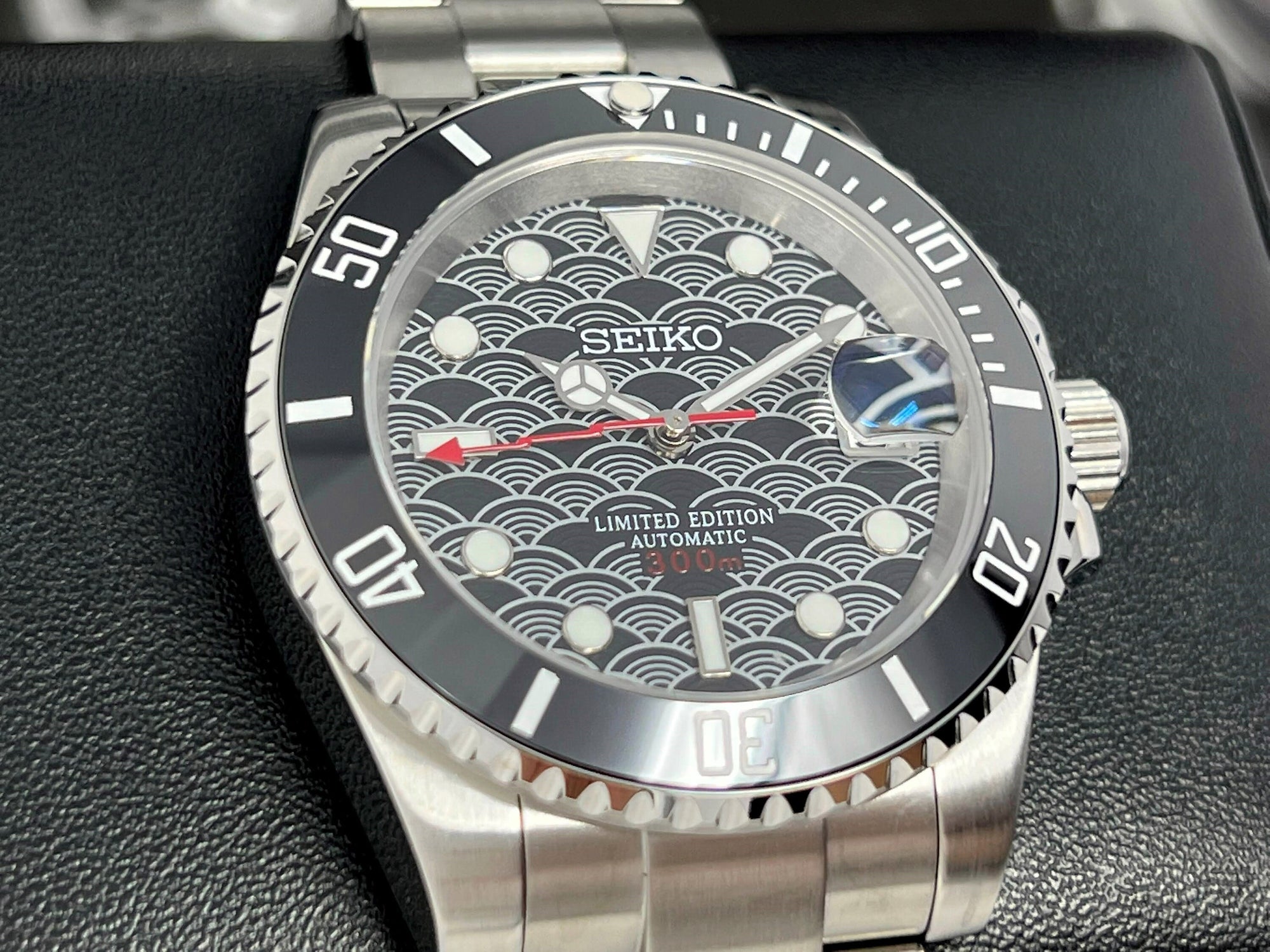 Seiko - 2022 Art Edition - Wave Pattern Submariner - Sapphire Crystal, Oyster Steel Bracelet with Ceramic Bezel - Ready to Ship!