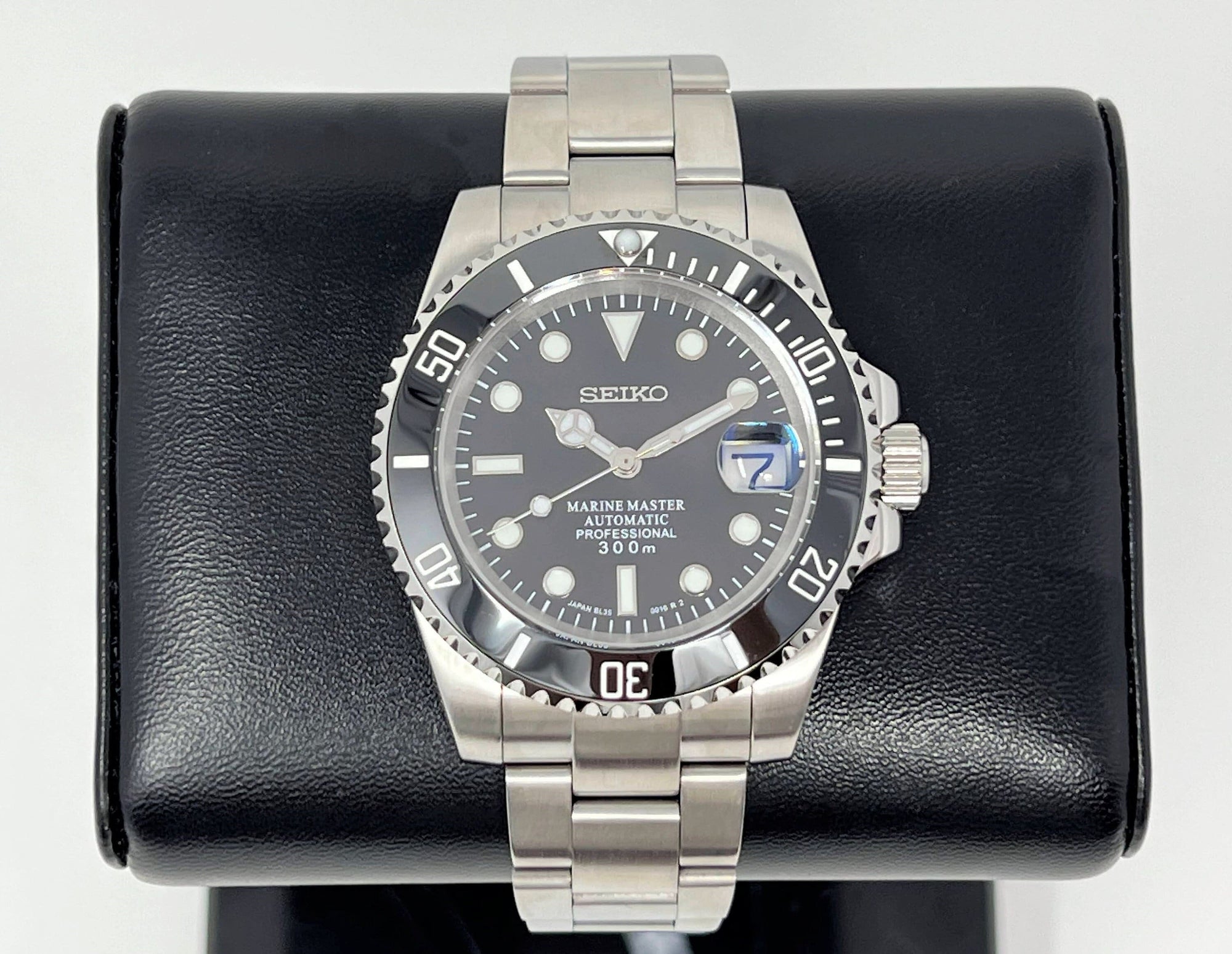 Seiko Submariner Tuxedo Black - Stainless Steel - Sapphire Crystal - Oyster Steel Bracelet - Ceramic Bezel | Seiko Mod | Watch Mod Sub NH35