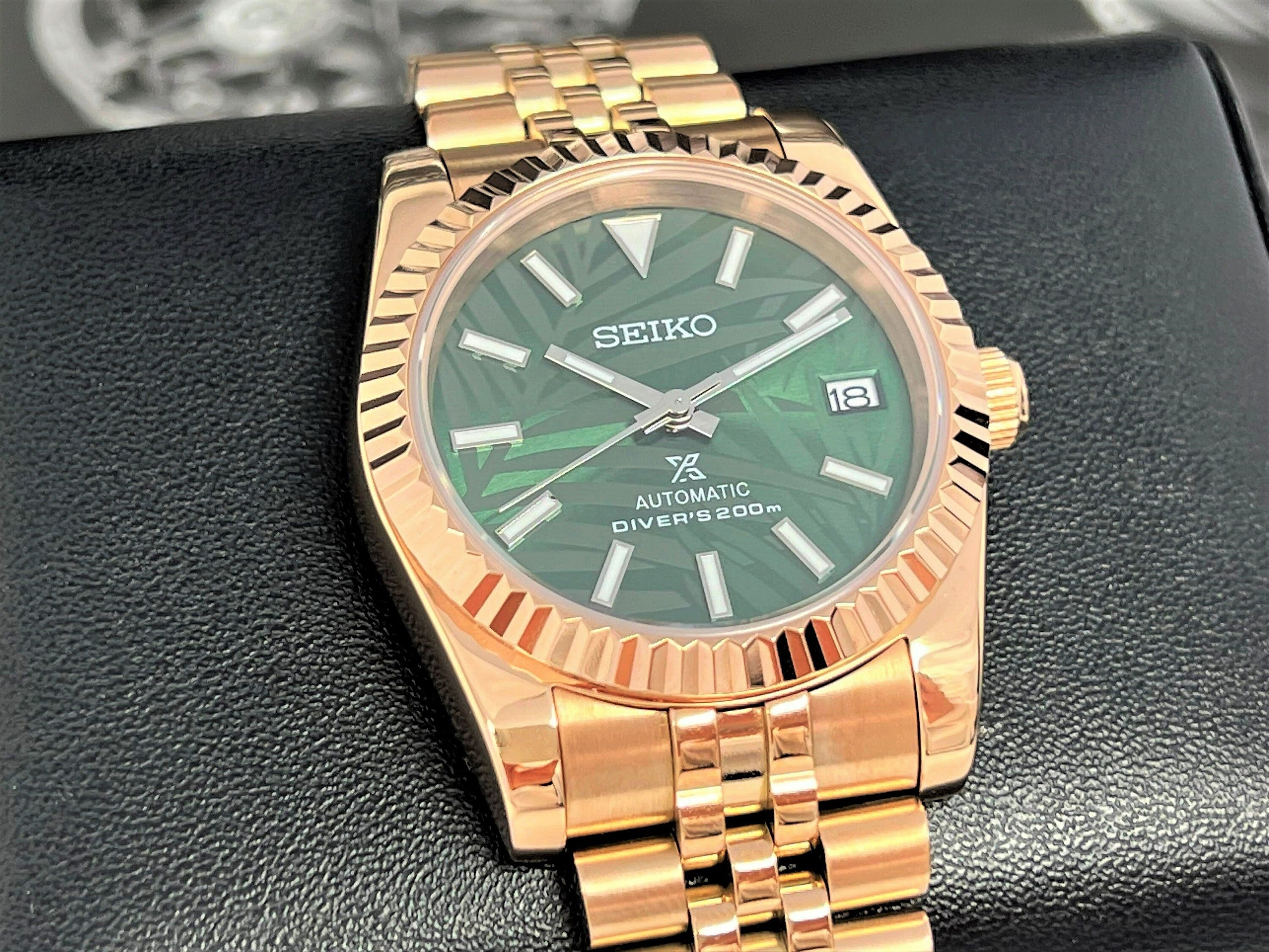 Seiko green outlet and gold