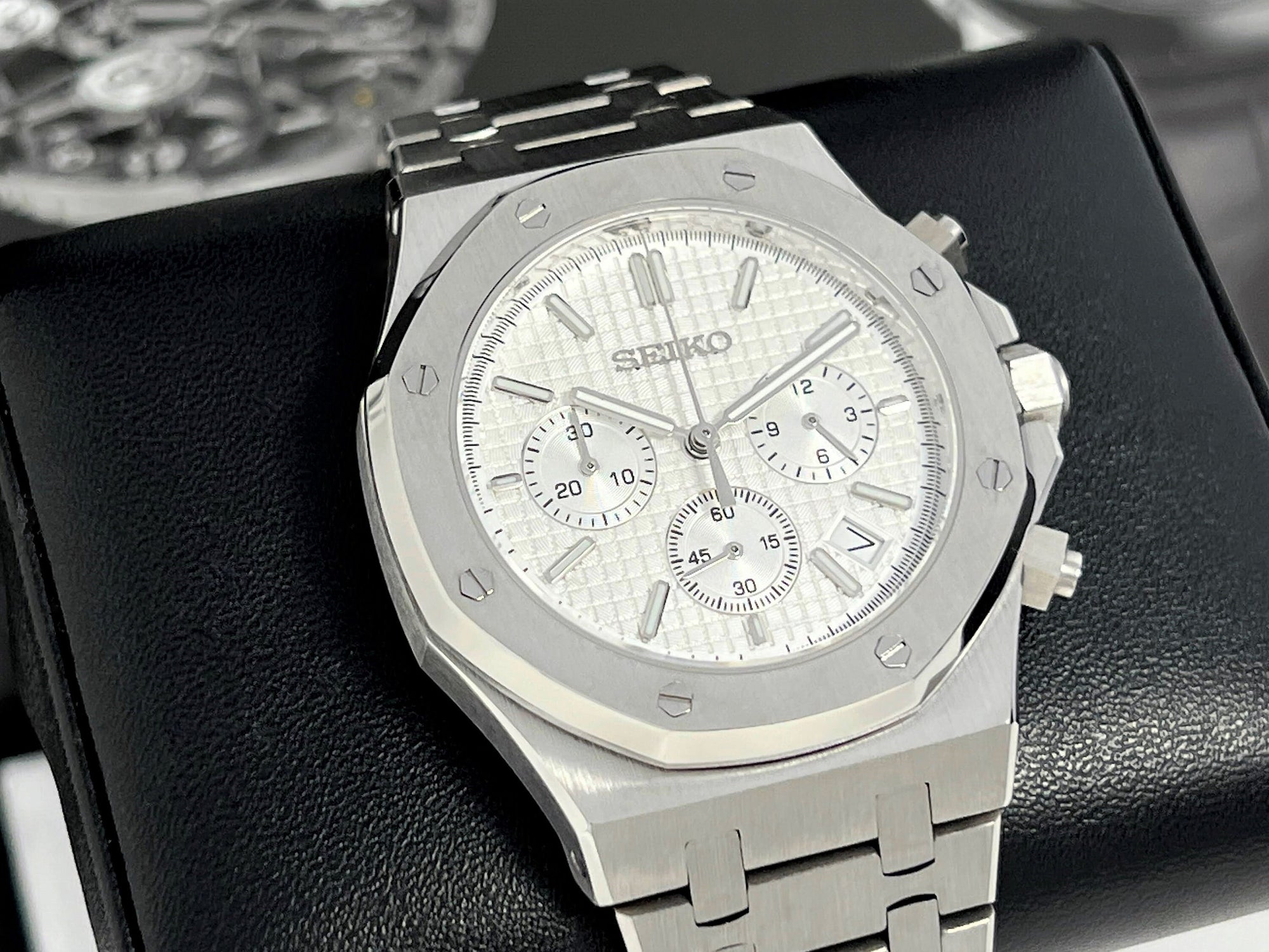 Seikoak Luxury Chronograph | White on Stainless Steel | Sport Watch 42mm | Royal | Oak | Waffle Dial | VK63 Wristwatch | Men&#39;s Watch