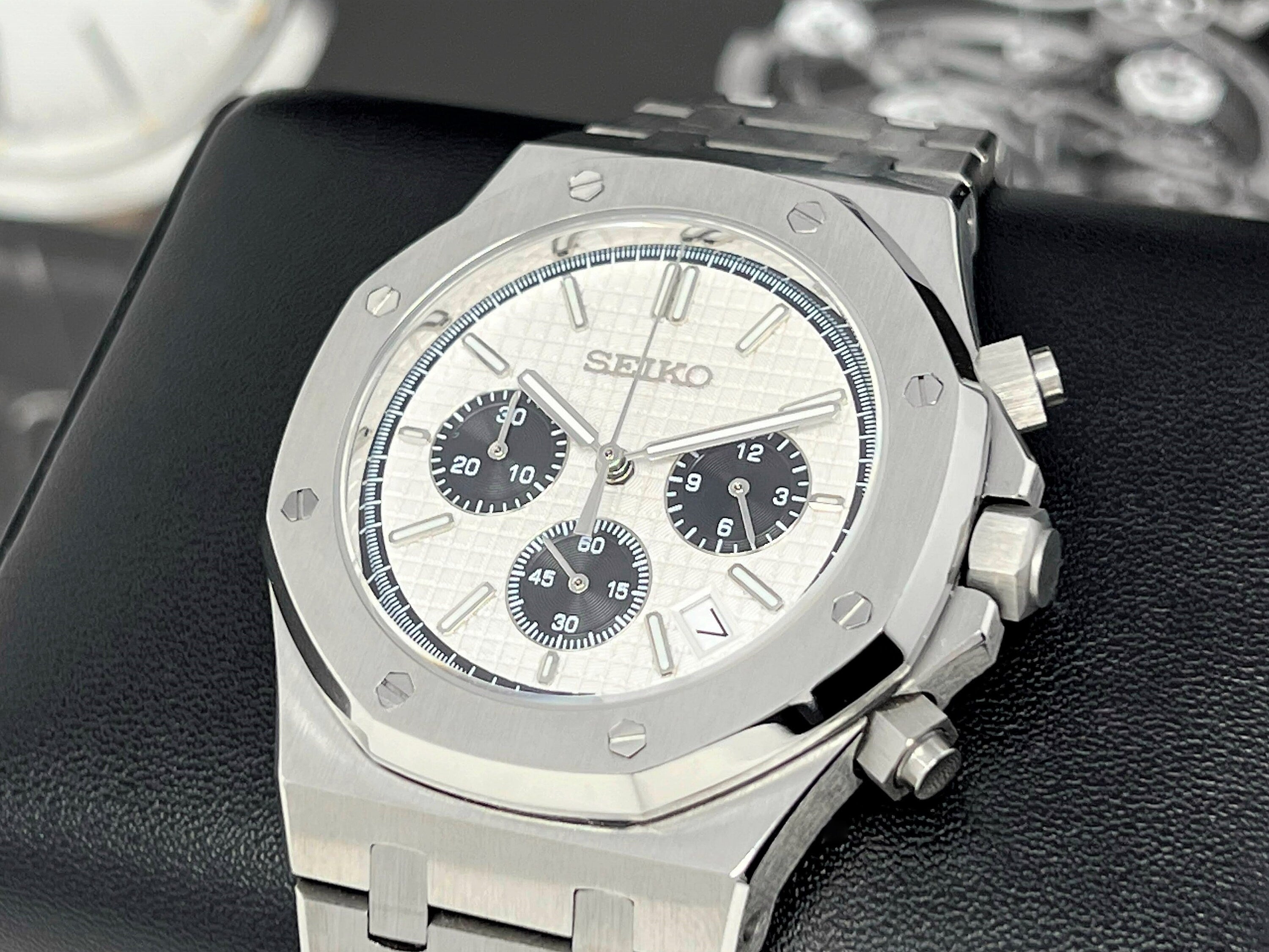 Seikoak Luxury Chronograph Watch | Panda Dial on Stainless Steel