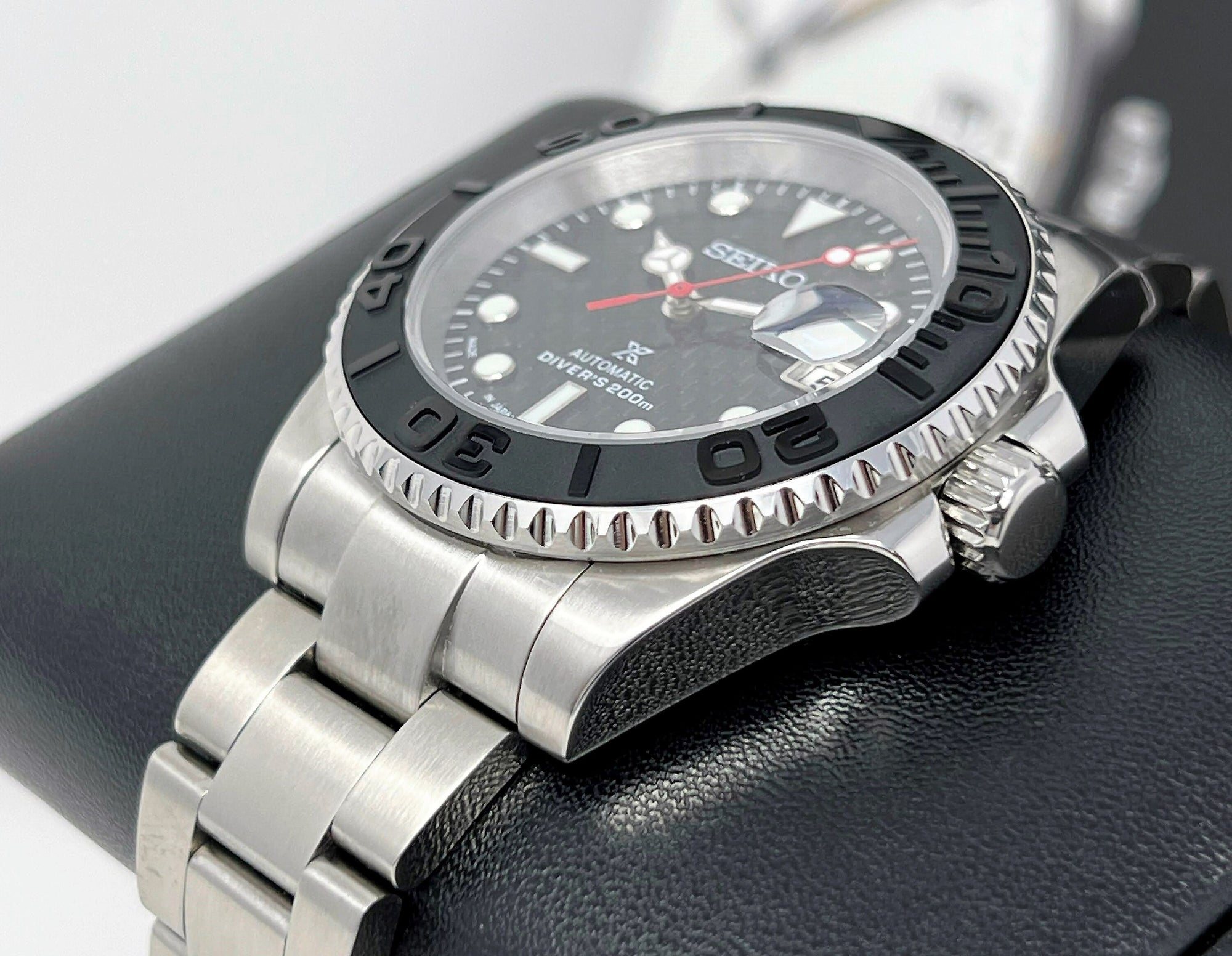 Seiko Carbon Fiber Yachtmaster with Red Second Hand - Modern Stainless Steel Sport Watch - Ready to Ship!