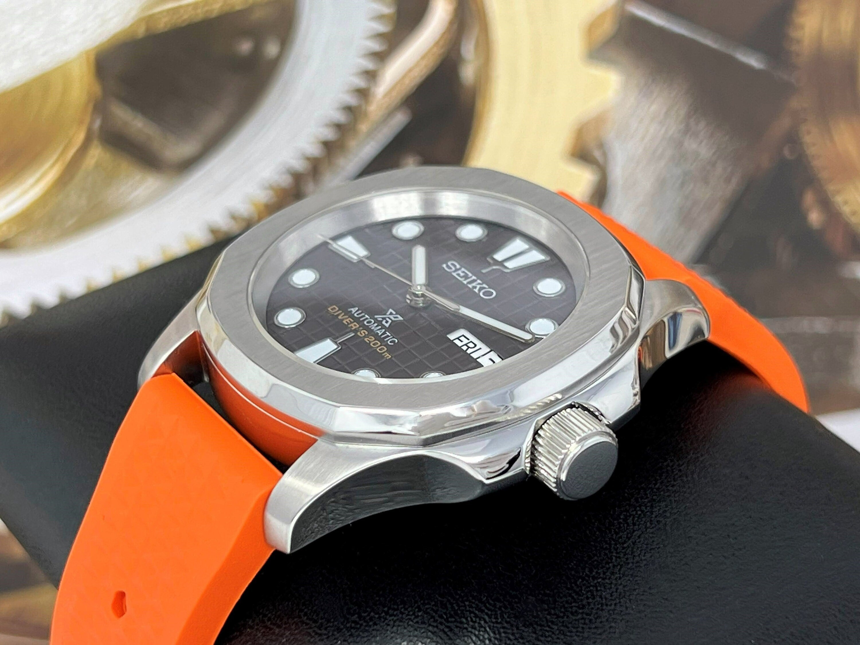 Custom Seikonaut Orange Modern Diver Watch Turtle Dial Rubber Dive Watch Sport Watch Men s Watch Seiko NH36 Automatic Movement