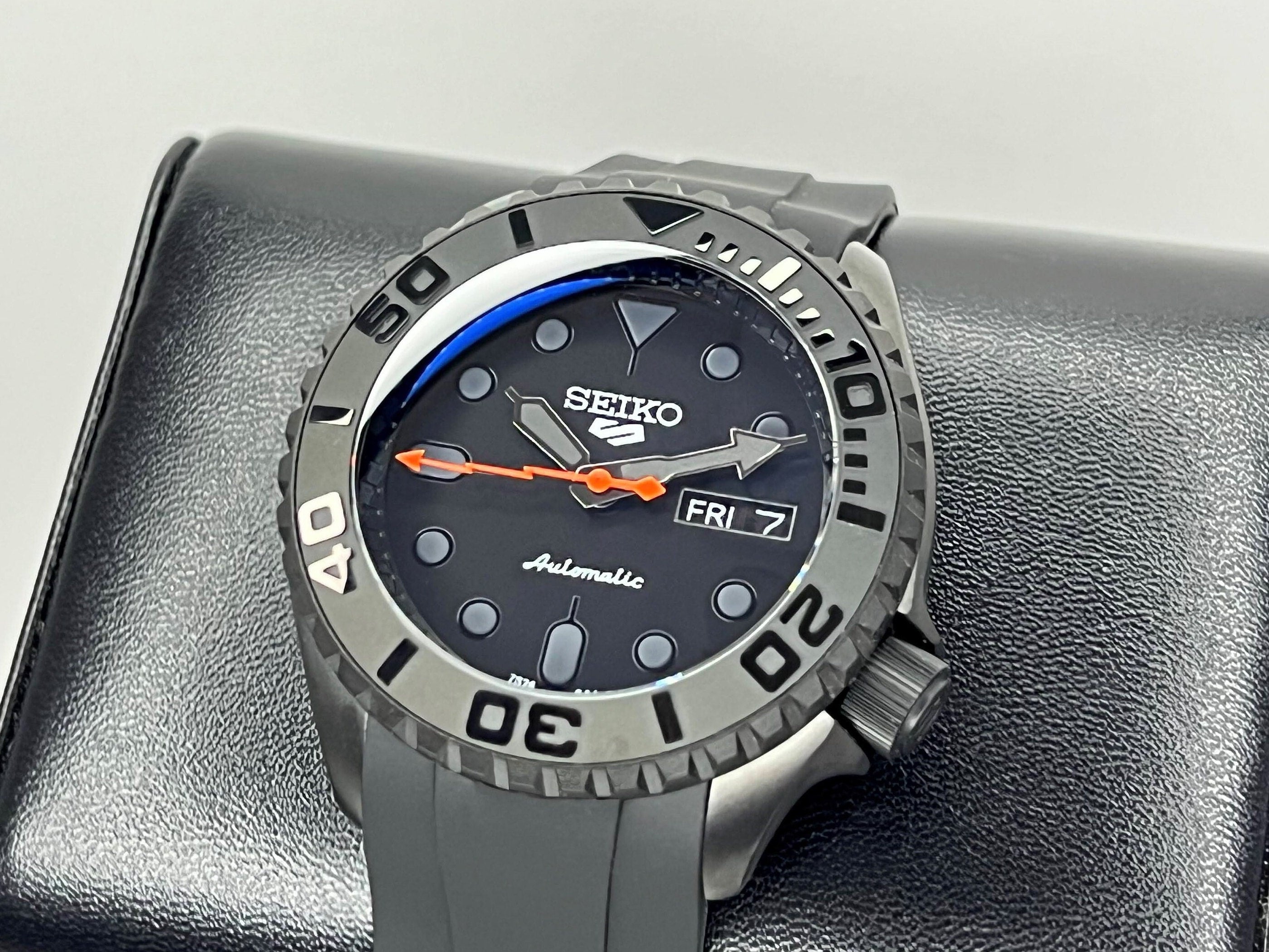 Custom Stealth Blackout Yachtmaster | SKX007 | Men's Watch | Dive Watc –  Watches by Andrew