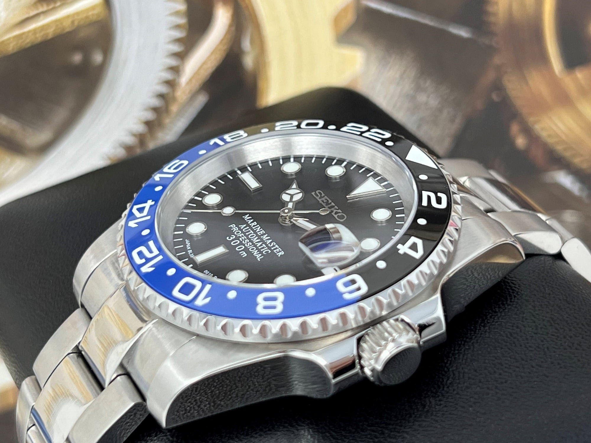 Custom Batman Stainless Steel Sport Watch | Sapphire Crystal | Watch Mod | Submariner | Sub Dive Watch with Seiko NH35 Automatic Movement