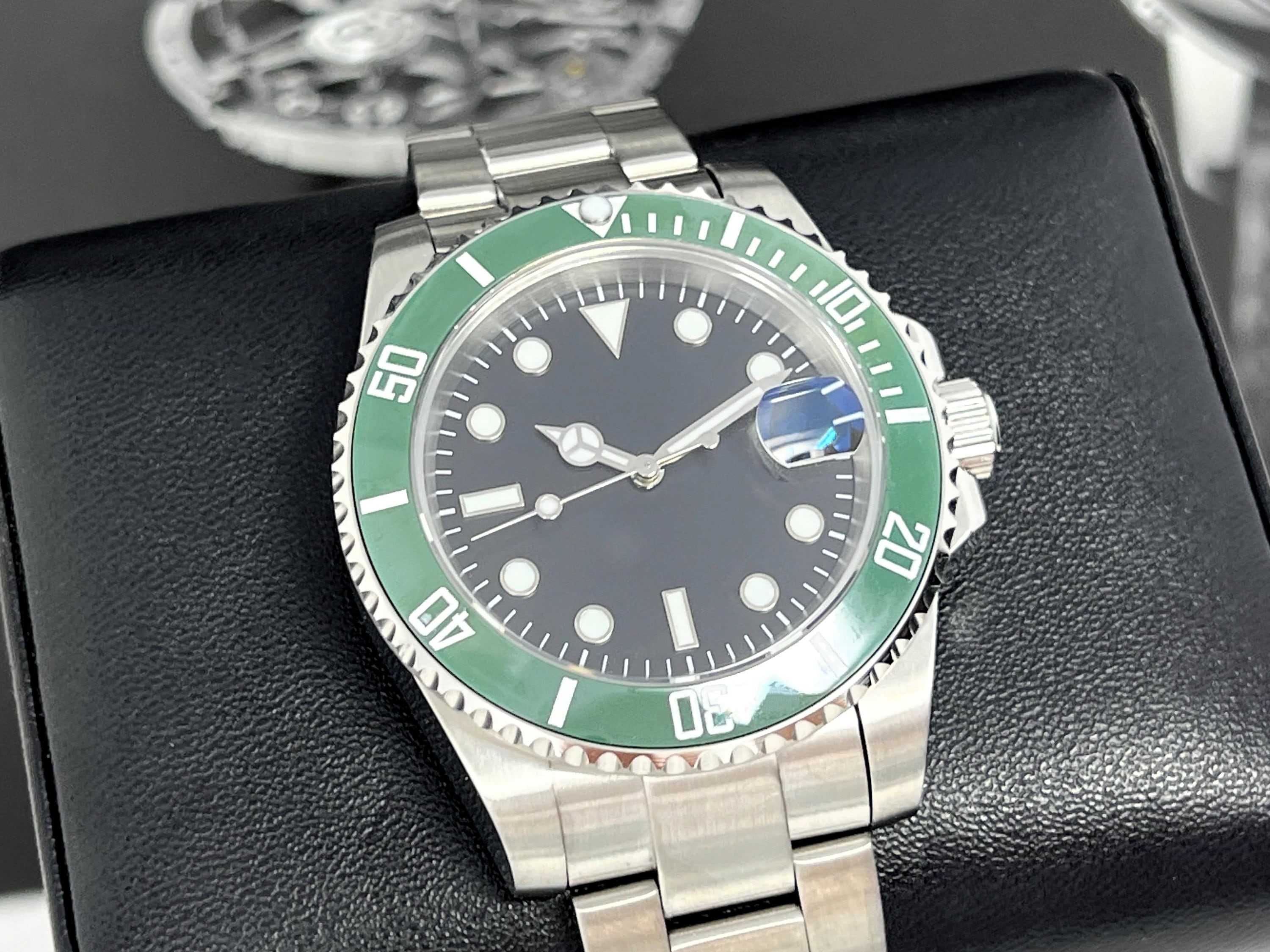 Custom Emerald Submariner Green Watch Dive Watch Diver Men Watch Wristwatch NH35 Automatic Watch Green Bezel Seiko Mod Watch Mod No Logo